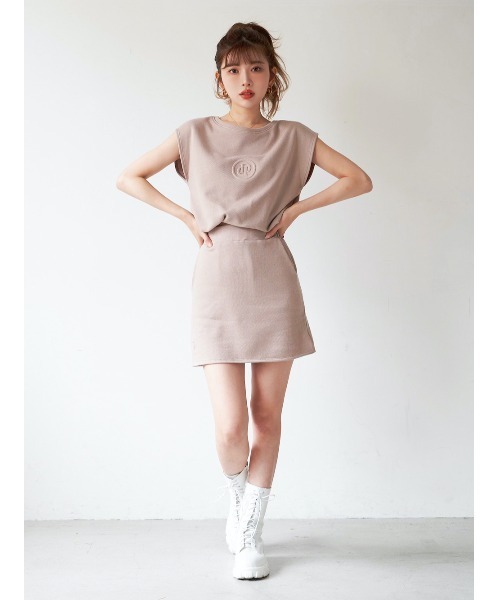 Darich(ダーリッチ)の「エンボスポイントスウェットトップス(スウェット・レディース・ピンク/ブラック/グレー/アイボリー・FREE)」の15枚目の写真