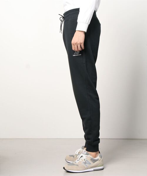 NEW BALANCE（ニューバランス）の「NB Essentials 刺しゅうロゴ