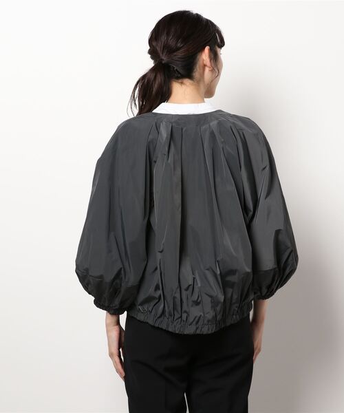 LUGIVA（ルギヴァ）の「形状記憶タフタ タックブルゾン（ブルゾン・レディース・チャコールグレー/ブラック/ベージュ・M）」の7枚目の写真