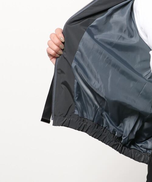 LUGIVA（ルギヴァ）の「形状記憶タフタ タックブルゾン（ブルゾン・レディース・チャコールグレー/ブラック/ベージュ・M）」の16枚目の写真