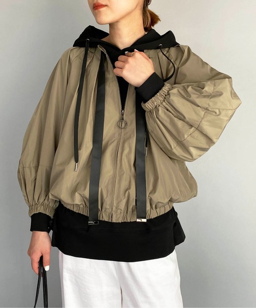 LUGIVA（ルギヴァ）の「形状記憶タフタ タックブルゾン（ブルゾン・レディース・チャコールグレー/ブラック/ベージュ・M）」の3枚目の写真