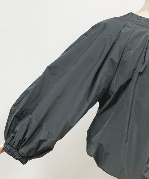LUGIVA（ルギヴァ）の「形状記憶タフタ タックブルゾン（ブルゾン・レディース・チャコールグレー/ブラック/ベージュ・M）」の15枚目の写真