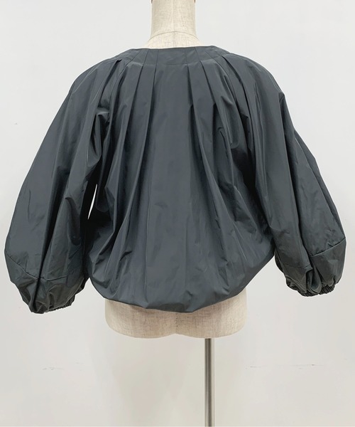 LUGIVA（ルギヴァ）の「形状記憶タフタ タックブルゾン（ブルゾン・レディース・チャコールグレー/ブラック/ベージュ・M）」の12枚目の写真