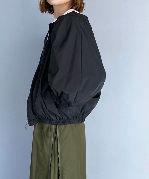 LUGIVA（ルギヴァ）の「形状記憶タフタ タックブルゾン（ブルゾン・レディース・チャコールグレー/ブラック/ベージュ・M）」の22枚目の写真