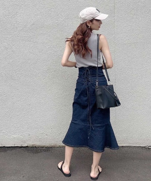 MIIA（ミーア）の「【ZOZO限定】レースアップマーメイドデニムスカート（デニムスカート・レディース・ブラック/インディゴブルー/ライトインディゴブルー・FREE）」の16枚目の写真