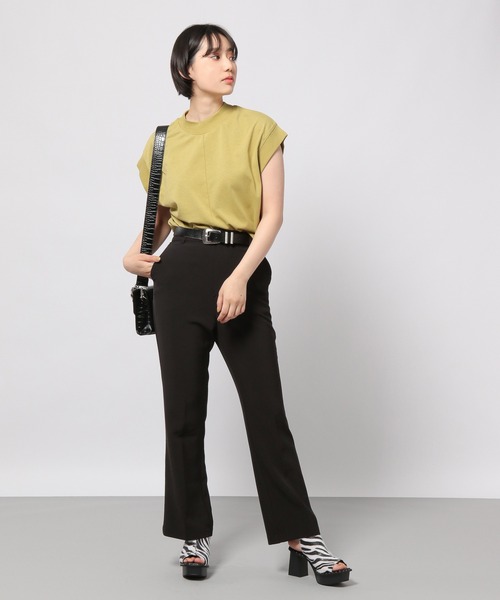 PAGEBOY（ページボーイ）の「スローサイズカットフレンチスリーブ（Tシャツ/カットソー・レディース・ブラック/オフホワイト/イエロー系その他/グレイッシュベージュ・FREE）」の11枚目の写真