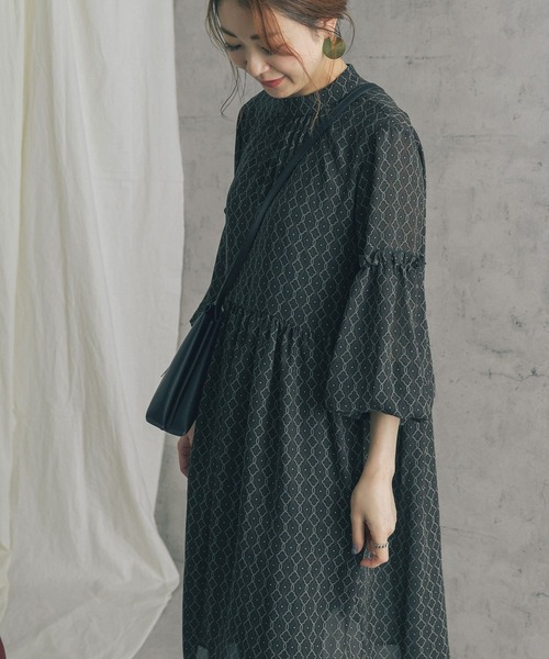 URBAN RESEARCH ROSSO（アーバンリサーチロッソ）の「ジオメトリックミニワンピース（ワンピース・レディース・ブラック/グリーン系その他・FREE）」の2枚目の写真