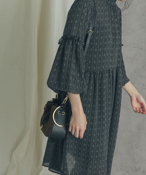 URBAN RESEARCH ROSSO（アーバンリサーチロッソ）の「ジオメトリックミニワンピース（ワンピース・レディース・ブラック/グリーン系その他・FREE）」の7枚目の写真