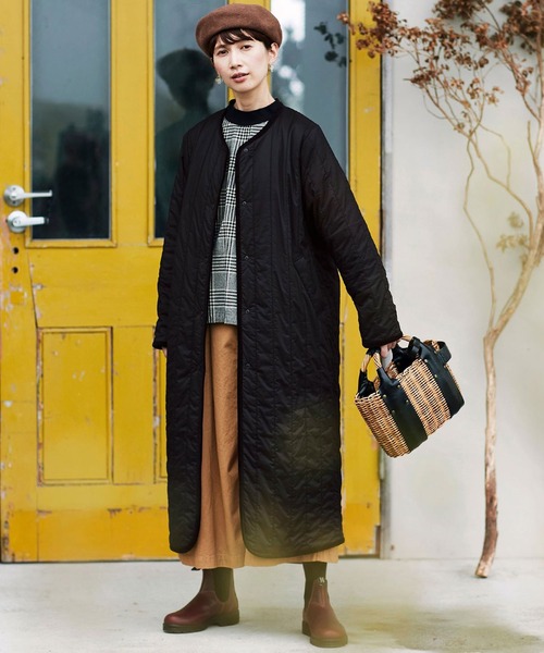 Sunny clouds(サニークラウズ)の「SUNNY CLOUDS 縦キルトのコート〈レディース〉(その他アウター・レディース・ブラック・X-LARGE/XX-LARGE/MEDIUM/NM/LARGE)」の2枚目の写真