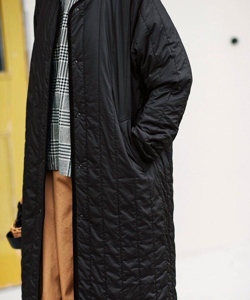 Sunny clouds(サニークラウズ)の「SUNNY CLOUDS 縦キルトのコート〈レディース〉(その他アウター・レディース・ブラック・X-LARGE/XX-LARGE/MEDIUM/NM/LARGE)」の3枚目の写真