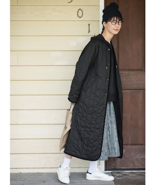 Sunny clouds(サニークラウズ)の「SUNNY CLOUDS 縦キルトのコート〈レディース〉(その他アウター・レディース・ブラック・X-LARGE/XX-LARGE/MEDIUM/NM/LARGE)」の14枚目の写真