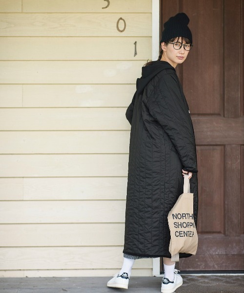 Sunny clouds(サニークラウズ)の「SUNNY CLOUDS 縦キルトのコート〈レディース〉(その他アウター・レディース・ブラック・X-LARGE/XX-LARGE/MEDIUM/NM/LARGE)」の15枚目の写真