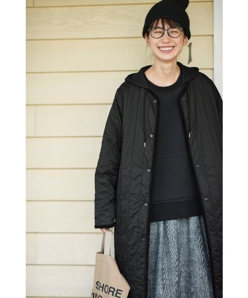 Sunny clouds(サニークラウズ)の「SUNNY CLOUDS 縦キルトのコート〈レディース〉(その他アウター・レディース・ブラック・X-LARGE/XX-LARGE/MEDIUM/NM/LARGE)」の17枚目の写真