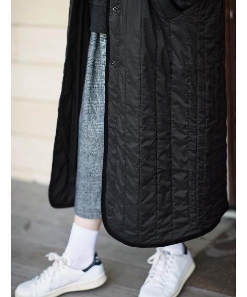 Sunny clouds(サニークラウズ)の「SUNNY CLOUDS 縦キルトのコート〈レディース〉(その他アウター・レディース・ブラック・X-LARGE/XX-LARGE/MEDIUM/NM/LARGE)」の20枚目の写真