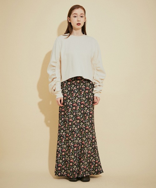 MADEMOISELLE ROPE'(マドモアゼル ロペ)の「ギャザースリーブスウェットプルオーバー(スウェット・レディース・ダークパープル/ホワイト系その他2・38)」の11枚目の写真