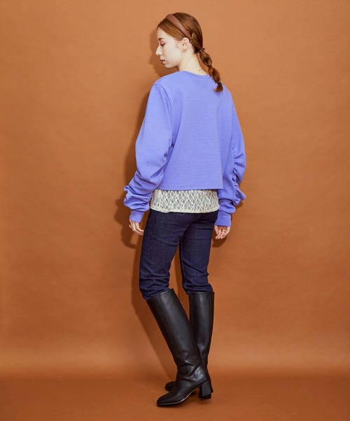 MADEMOISELLE ROPE'(マドモアゼル ロペ)の「ギャザースリーブスウェットプルオーバー(スウェット・レディース・ダークパープル/ホワイト系その他2・38)」の21枚目の写真