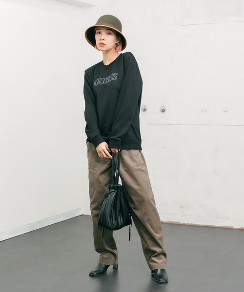 Guess(ゲス)の「GUESS/ゲス MENS S L/SLV SWEATSHIRT クルーネックスウェット フロントロゴ(スウェット・メンズ・アイボリー/ブラック/カーキ・XL/M/L)」の7枚目の写真