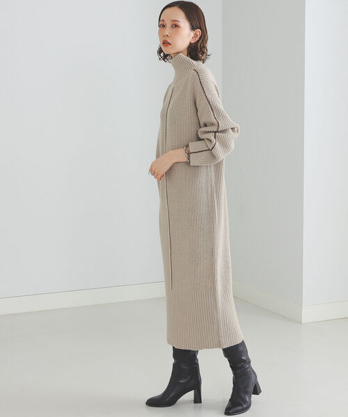 BEAMS HEART（ビームスハート）の「BEAMS HEART / パイピング ニットワンピース（ワンピース・レディース・チャコールグレー/ベージュ・FREE）」の6枚目の写真