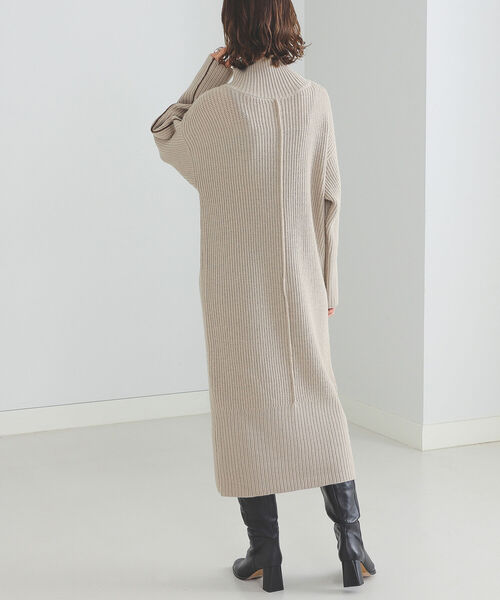 BEAMS HEART（ビームスハート）の「BEAMS HEART / パイピング ニットワンピース（ワンピース・レディース・チャコールグレー/ベージュ・FREE）」の7枚目の写真