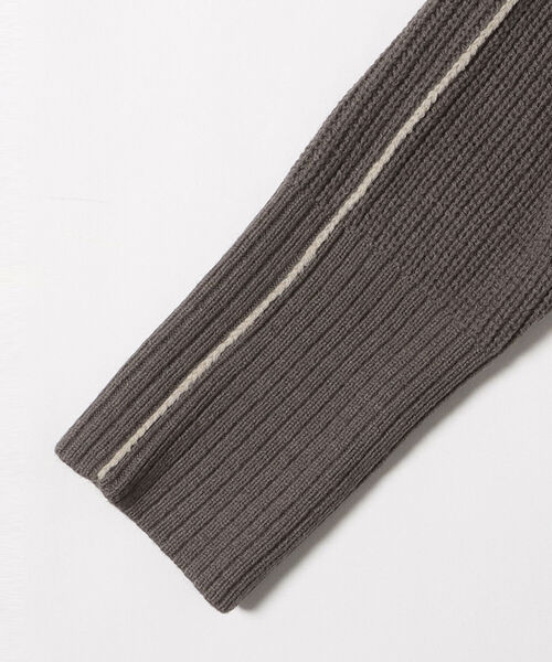 BEAMS HEART（ビームスハート）の「BEAMS HEART / パイピング ニットワンピース（ワンピース・レディース・チャコールグレー/ベージュ・FREE）」の17枚目の写真