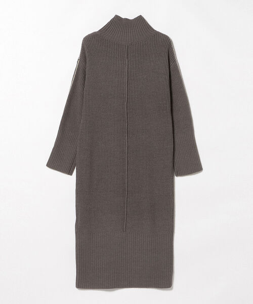 BEAMS HEART（ビームスハート）の「BEAMS HEART / パイピング ニットワンピース（ワンピース・レディース・チャコールグレー/ベージュ・FREE）」の18枚目の写真