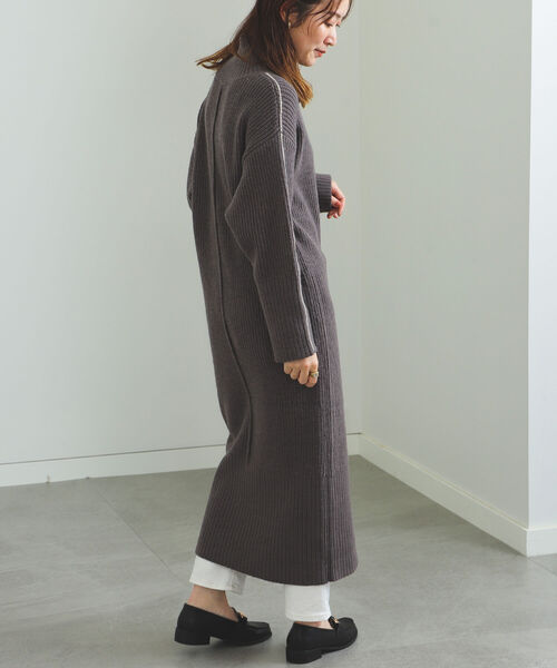 BEAMS HEART（ビームスハート）の「BEAMS HEART / パイピング ニットワンピース（ワンピース・レディース・チャコールグレー/ベージュ・FREE）」の20枚目の写真