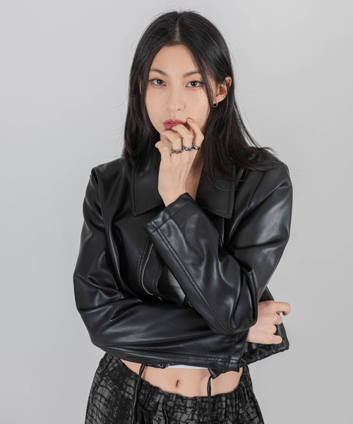 FOLLOWIN(フォロウィン)の「エポキシ加工ハートリング(リング・レディース・ブラック/パープル/レッド/ブルー・ONE SIZE)」の7枚目の写真