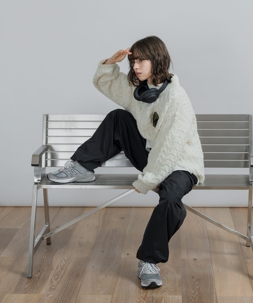 MUHET（ミュエータ）の「サガラ刺繍ロゴケーブルハイネックニット（ニット/セーター・レディース・オフホワイト/マスタード・SMALL/MEDIUM/LARGE）」の11枚目の写真