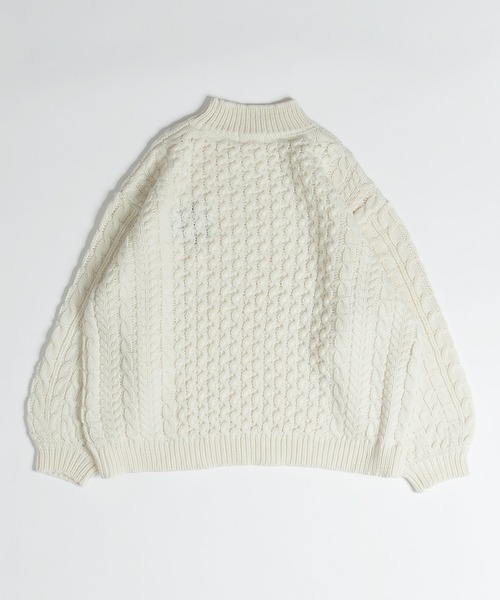 MUHET（ミュエータ）の「サガラ刺繍ロゴケーブルハイネック