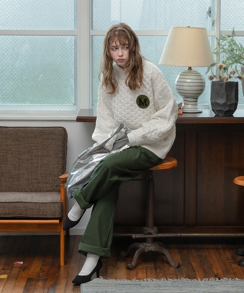 MUHET（ミュエータ）の「サガラ刺繍ロゴケーブルハイネックニット（ニット/セーター・レディース・オフホワイト/マスタード・SMALL/MEDIUM/LARGE）」の19枚目の写真