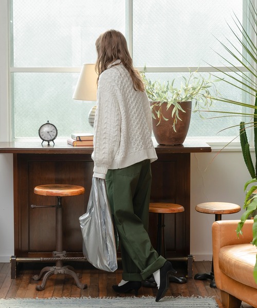 MUHET（ミュエータ）の「サガラ刺繍ロゴケーブルハイネックニット（ニット/セーター・レディース・オフホワイト/マスタード・SMALL/MEDIUM/LARGE）」の20枚目の写真