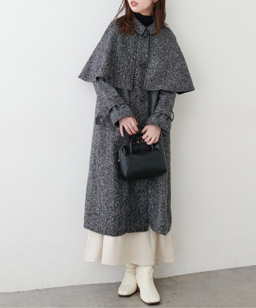 natural couture(ナチュラルクチュール)の「羽織るだけでトレンド顔!ケープ付きステンカラーコート(ステンカラーコート・レディース・その他1/ミント/アイボリー/グレー/ブラック・FREE)」の6枚目の写真