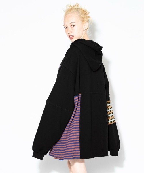 Candy Stripper（キャンディストリッパー）の「CANDY PATCHED BORDER HOODIE（パーカー・レディース・ブラック/ブラウン/グリーン・2）」の4枚目の写真