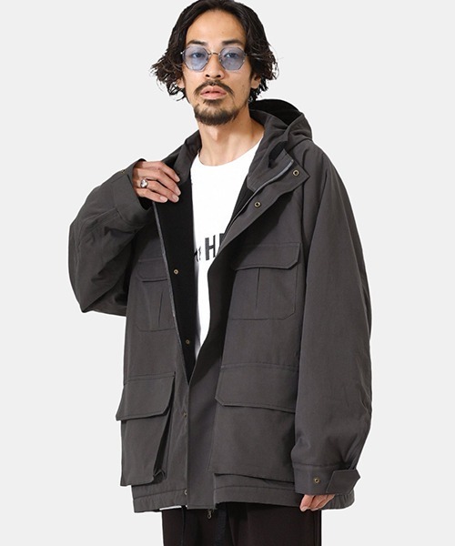 PORT BY ARK（ポートバイアーク）の「PORT BY ARK / ポートバイアーク：Mountain Jacket：PO10-G001[COR]（ブルゾン・メンズ・ブラック系その他/ベージュ系その他・1/2）」の2枚目の写真
