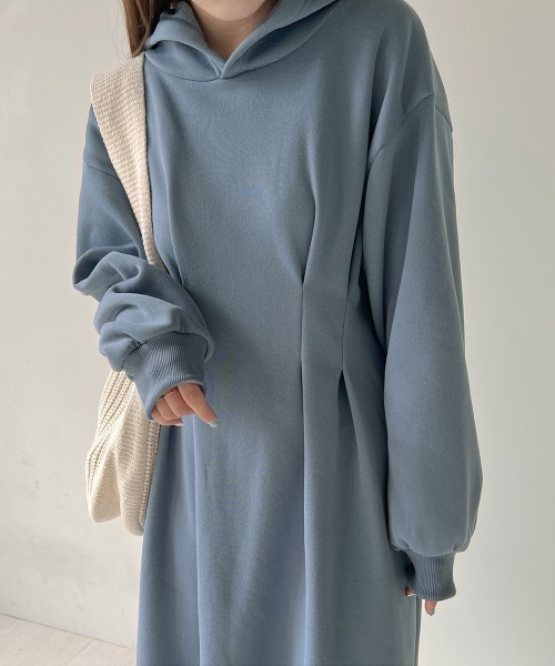 Bab（バブ）の「ウエストタック裏起毛ワンピース（ワンピース・レディース・ブラック/アイボリー/モカ/グレー系その他/ブルー系その他/ホワイト系その他・M）」の6枚目の写真