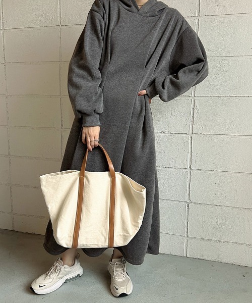 Bab（バブ）の「ウエストタック裏起毛ワンピース（ワンピース・レディース・ブラック/アイボリー/モカ/グレー系その他/ブルー系その他/ホワイト系その他・M）」の15枚目の写真