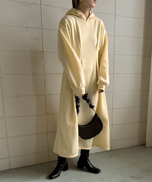 Bab（バブ）の「ウエストタック裏起毛ワンピース（ワンピース・レディース・ブラック/アイボリー/モカ/グレー系その他/ブルー系その他/ホワイト系その他・M）」の7枚目の写真