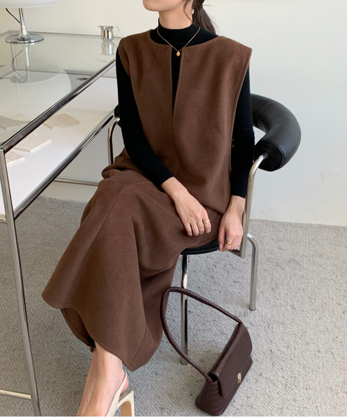 emi+（エミプラス）の「キーネックノースリーブロングワンピース/ジャンスカ（ジャンパースカート・レディース・ブラック/ブラウン/アイボリー/モカ/ライトブルー/ライトブラウン・FREE）」の20枚目の写真