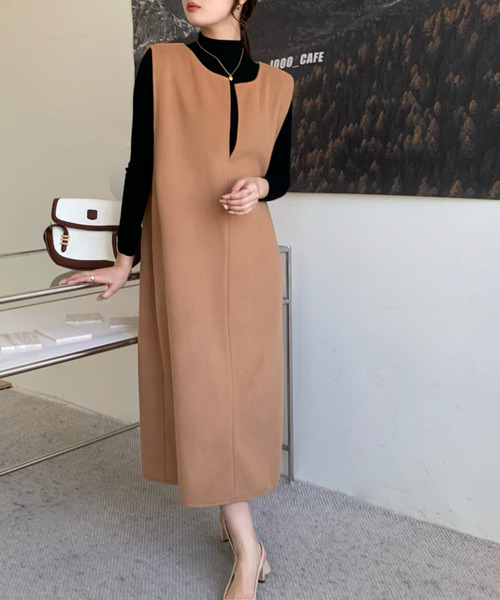 emi+（エミプラス）の「キーネックノースリーブロングワンピース/ジャンスカ（ジャンパースカート・レディース・ブラック/ブラウン/アイボリー/モカ/ライトブルー/ライトブラウン・FREE）」の19枚目の写真