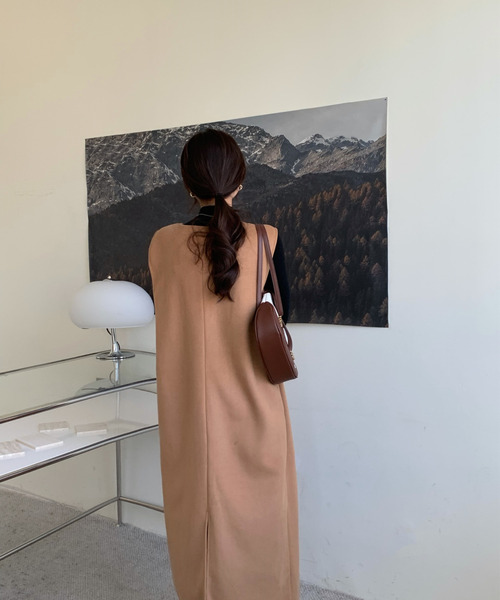 emi+（エミプラス）の「キーネックノースリーブロングワンピース/ジャンスカ（ジャンパースカート・レディース・ブラック/ブラウン/アイボリー/モカ/ライトブルー/ライトブラウン・FREE）」の18枚目の写真