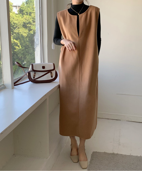 emi+（エミプラス）の「キーネックノースリーブロングワンピース/ジャンスカ（ジャンパースカート・レディース・ブラック/ブラウン/アイボリー/モカ/ライトブルー/ライトブラウン・FREE）」の17枚目の写真