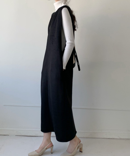 emi+（エミプラス）の「キーネックノースリーブロングワンピース/ジャンスカ（ジャンパースカート・レディース・ブラック/ブラウン/アイボリー/モカ/ライトブルー/ライトブラウン・FREE）」の10枚目の写真