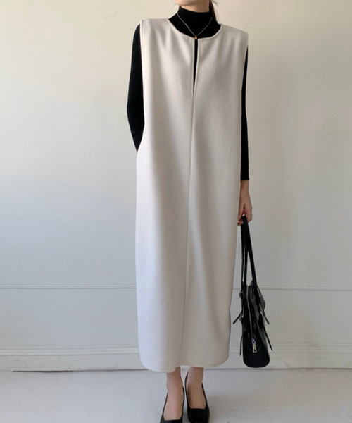 emi+（エミプラス）の「キーネックノースリーブロングワンピース/ジャンスカ（ジャンパースカート・レディース・ブラック/ブラウン/アイボリー/モカ/ライトブルー/ライトブラウン・FREE）」の8枚目の写真