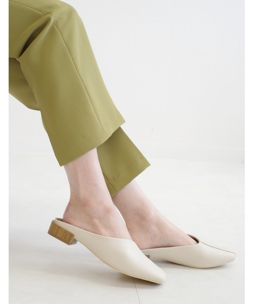 AmiAmi（アミアミ）の「ウッド調ヒールスクエアトゥミュール（サンダル・レディース・ブラック/ブラウン/シルバー/アイボリー/グレイッシュベージュ・LL/S/M/L）」の17枚目の写真