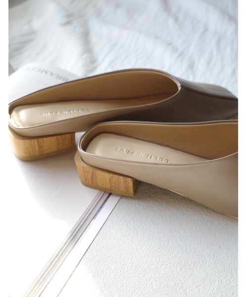 AmiAmi（アミアミ）の「ウッド調ヒールスクエアトゥミュール（サンダル・レディース・ブラック/ブラウン/シルバー/アイボリー/グレイッシュベージュ・LL/S/M/L）」の11枚目の写真