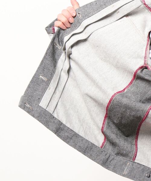 Q（キュー）の「バイカラーツイルＧジャン（デニムジャケット・レディース・アイボリー/ブラック・MEDIUM）」の5枚目の写真