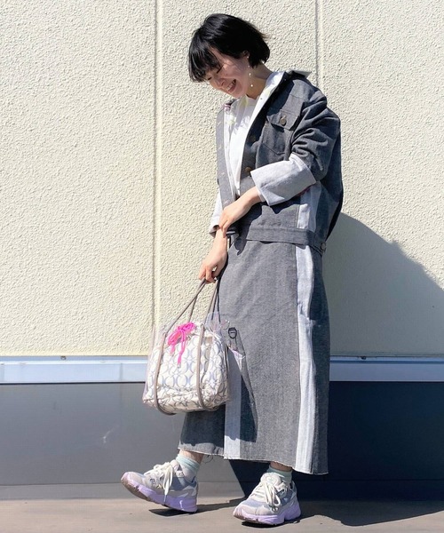 Q（キュー）の「バイカラーツイルＧジャン（デニムジャケット・レディース・アイボリー/ブラック・MEDIUM）」の10枚目の写真