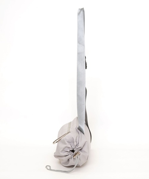 Laugoa（ラウゴア）の「【LAUGOA】ラウゴア MONARDA モナルダ ボディバック 22126-11007（ボディバッグ/ウエストポーチ・レディース・ライトグレー/ブラック/マスタード・FREE）」の12枚目の写真