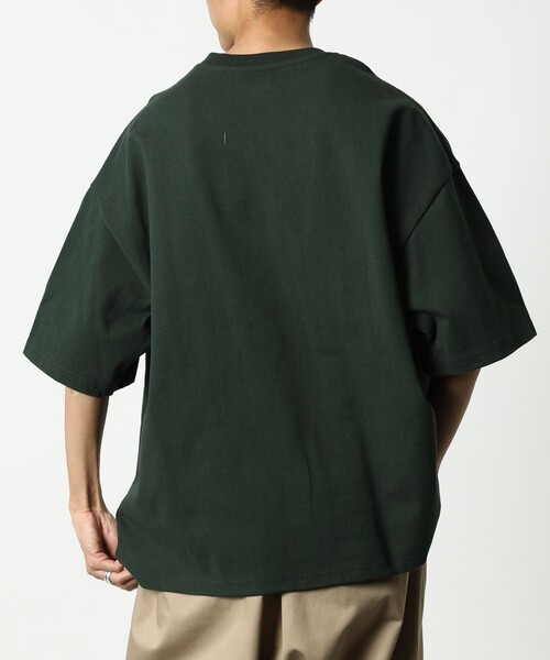 FREAK'S STORE（フリークスストア）の「WEB限定 ビッグシルエット マックスウェイト ヘンリーネックTシャツ/ヘビーウェイト（Tシャツ/カットソー・メンズ・ネイビー/グレイッシュベージュ/ホワイト/アッシュグレー/ブラック/ダークグリーン・SMALL/MEDIUM/LARGE）」の13枚目の写真