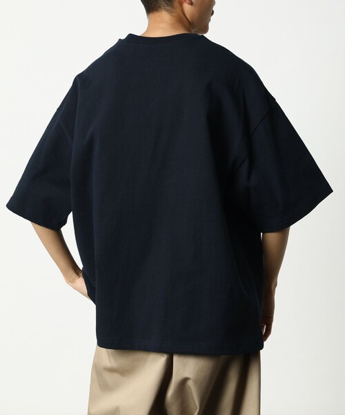 FREAK'S STORE（フリークスストア）の「WEB限定 ビッグシルエット マックスウェイト ヘンリーネックTシャツ/ヘビーウェイト（Tシャツ/カットソー・メンズ・ネイビー/グレイッシュベージュ/ホワイト/アッシュグレー/ブラック/ダークグリーン・SMALL/MEDIUM/LARGE）」の22枚目の写真